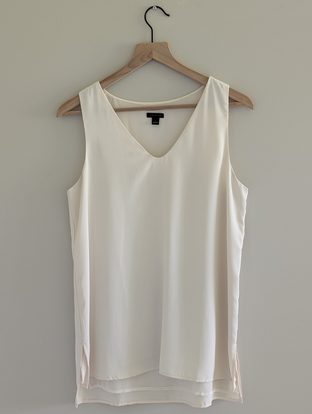Ann Taylor Ivory U-Neck Layered Sleeveless Shell